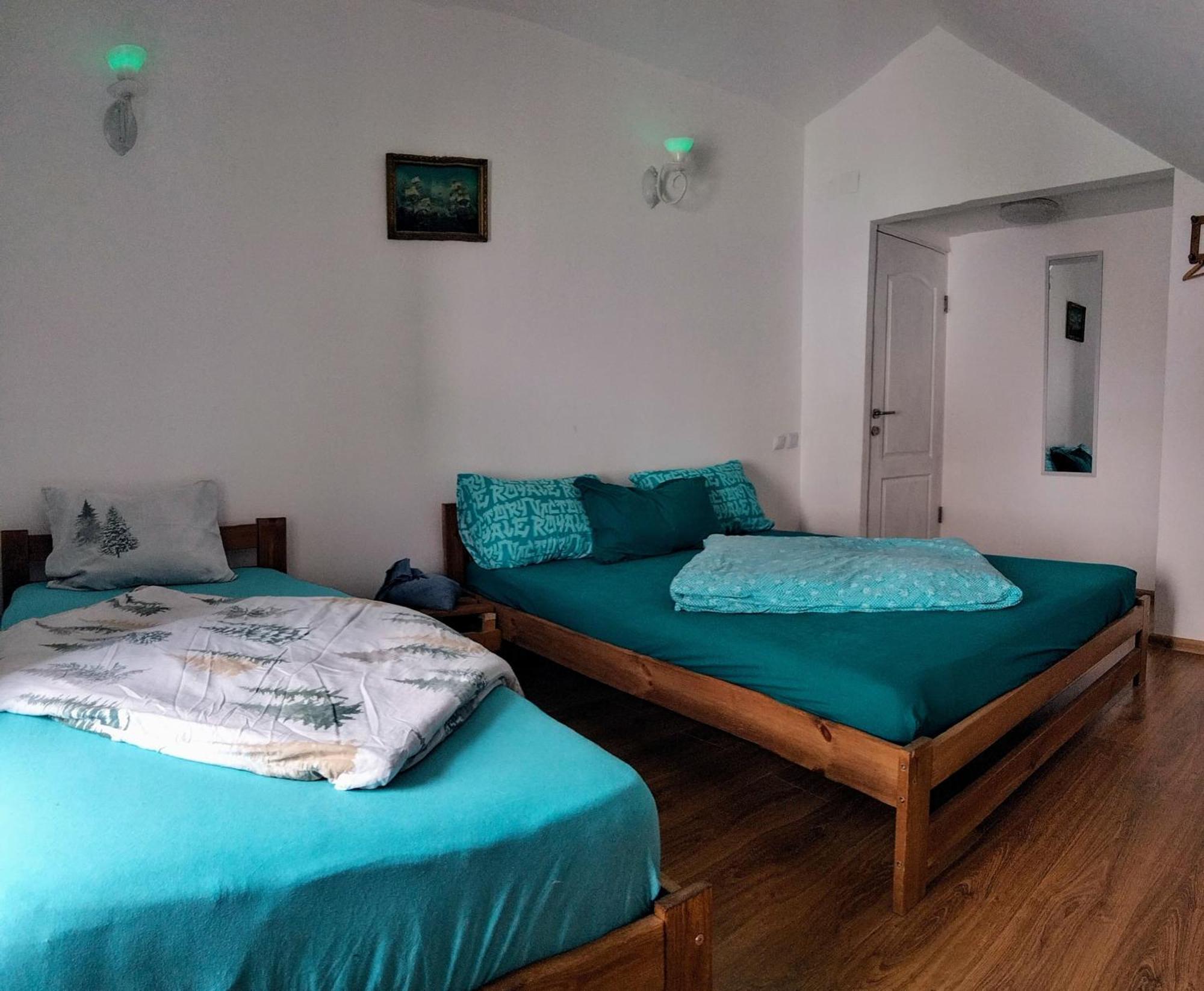 Doi Iepuri Apartment Azuga Bagian luar foto